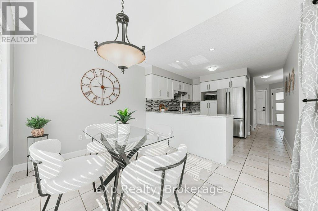 43 Boulder Crescent, Guelph (Clairfields/hanlon Business Park), Ontario  N1G 5A2 - Photo 16 - X12451686