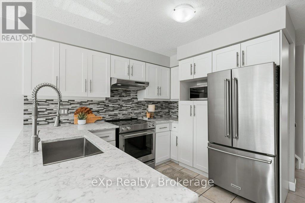 43 Boulder Crescent, Guelph (Clairfields/hanlon Business Park), Ontario  N1G 5A2 - Photo 14 - X12451686