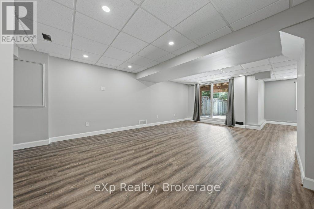 43 Boulder Crescent, Guelph (Clairfields/hanlon Business Park), Ontario  N1G 5A2 - Photo 27 - X12451686