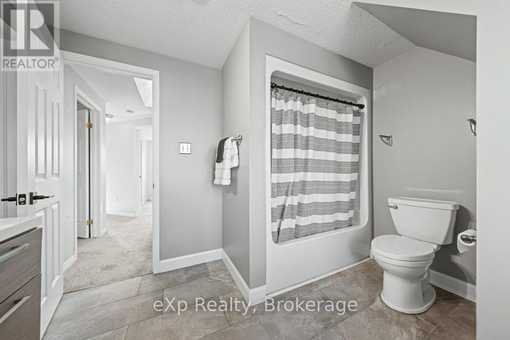 43 Boulder Crescent, Guelph (Clairfields/hanlon Business Park), Ontario  N1G 5A2 - Photo 26 - X12451686