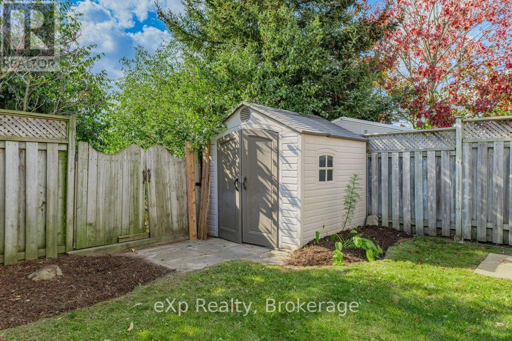 43 Boulder Crescent, Guelph (Clairfields/hanlon Business Park), Ontario  N1G 5A2 - Photo 40 - X12451686