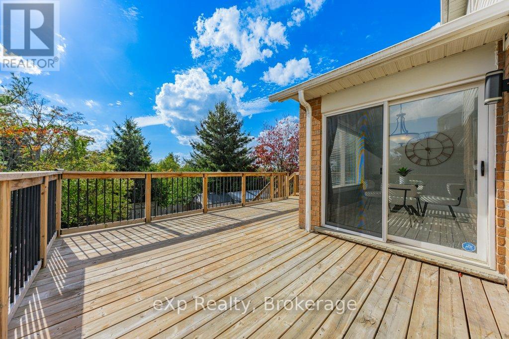 43 Boulder Crescent, Guelph (Clairfields/hanlon Business Park), Ontario  N1G 5A2 - Photo 33 - X12451686