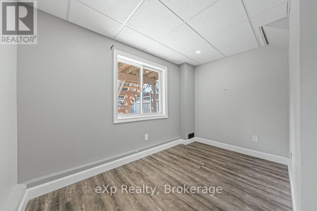 43 Boulder Crescent, Guelph (Clairfields/hanlon Business Park), Ontario  N1G 5A2 - Photo 30 - X12451686