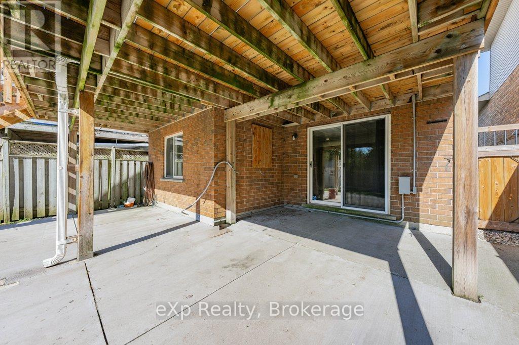 43 Boulder Crescent, Guelph (Clairfields/hanlon Business Park), Ontario  N1G 5A2 - Photo 37 - X12451686