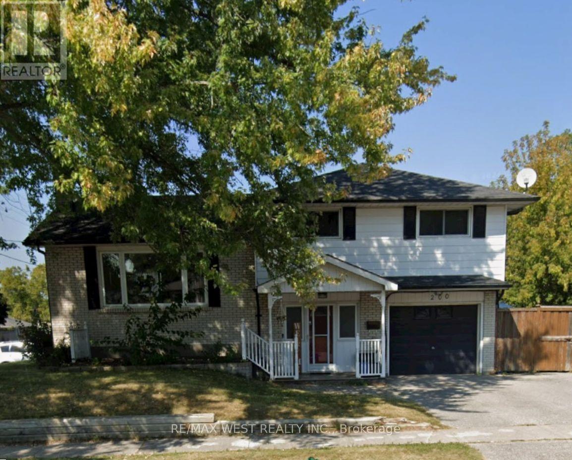 MAIN - 200 CRAWFORTH STREET, Whitby, Ontario