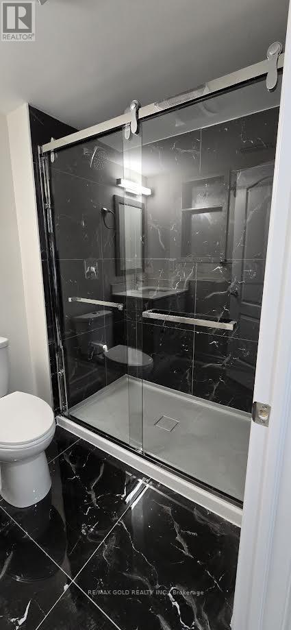 27 Brookdale Crescent W, Brampton, Ontario  L6T 1M8 - Photo 6 - W12442978