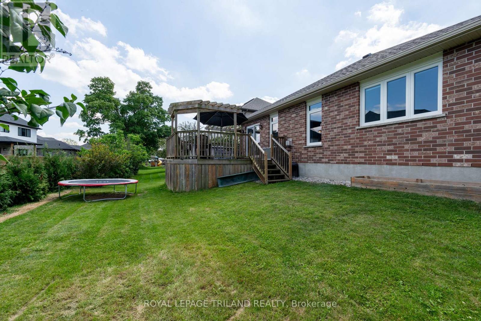 131 Deborah Drive, Strathroy-Caradoc, Ontario  N7G 4E2 - Photo 34 - X12450584
