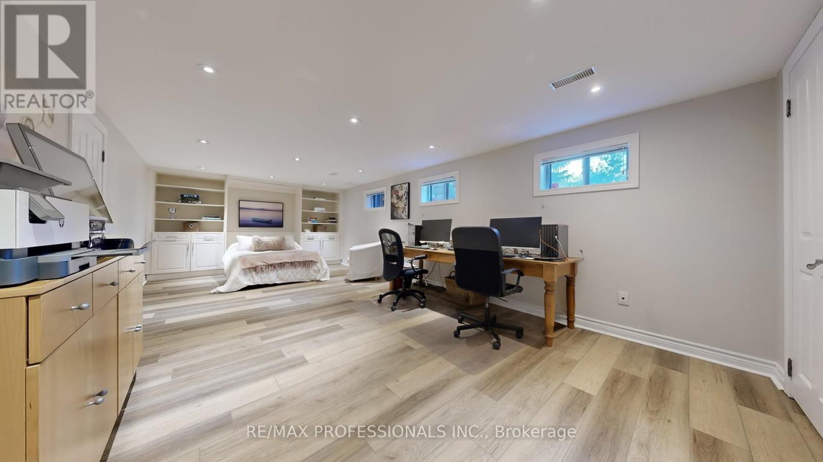 84 North Heights Road, Toronto, Ontario  M9B 2T8 - Photo 30 - W12451250