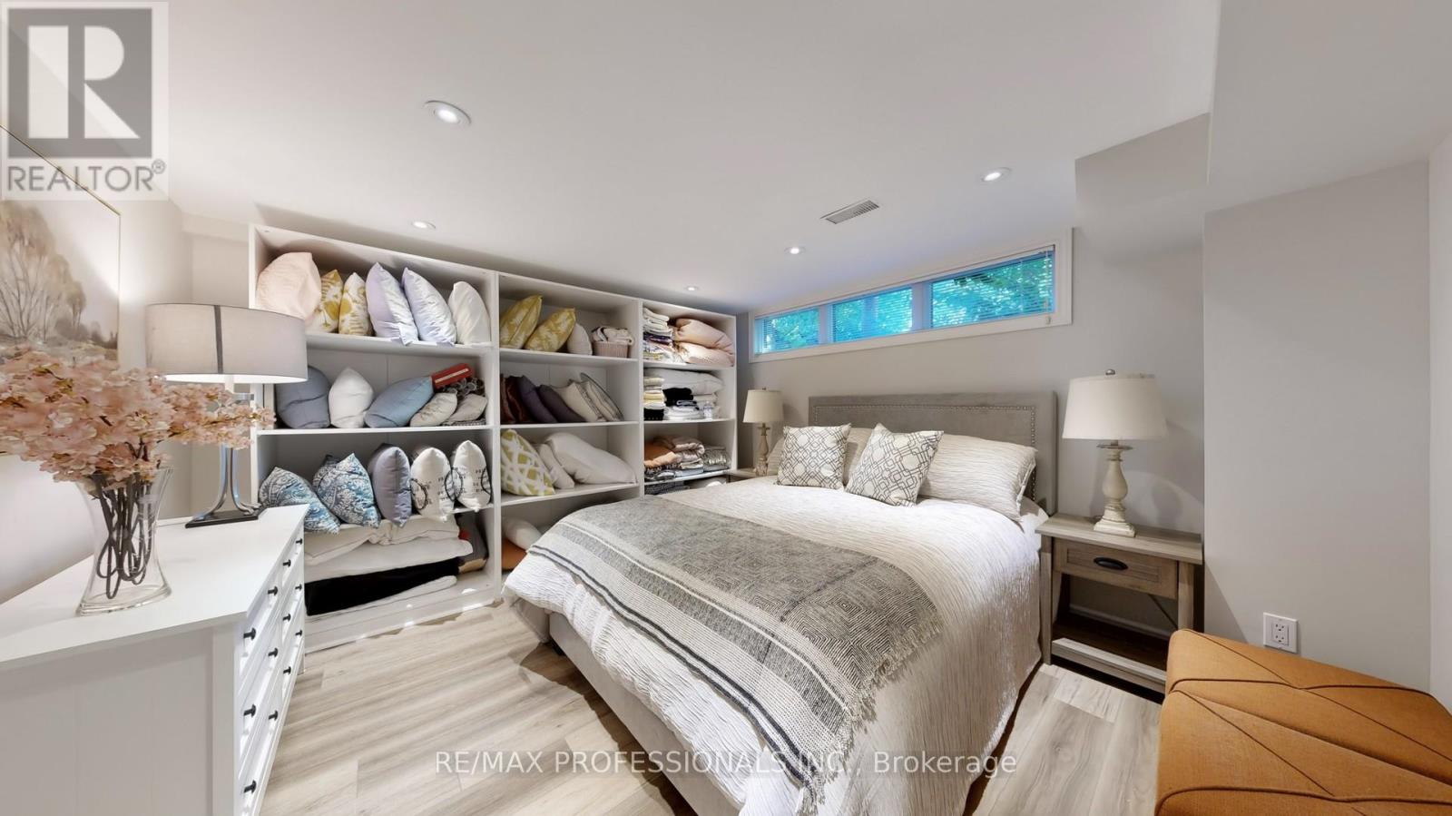 84 North Heights Road, Toronto, Ontario  M9B 2T8 - Photo 36 - W12451250