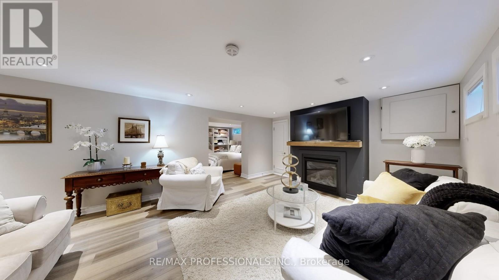 84 North Heights Road, Toronto, Ontario  M9B 2T8 - Photo 25 - W12451250