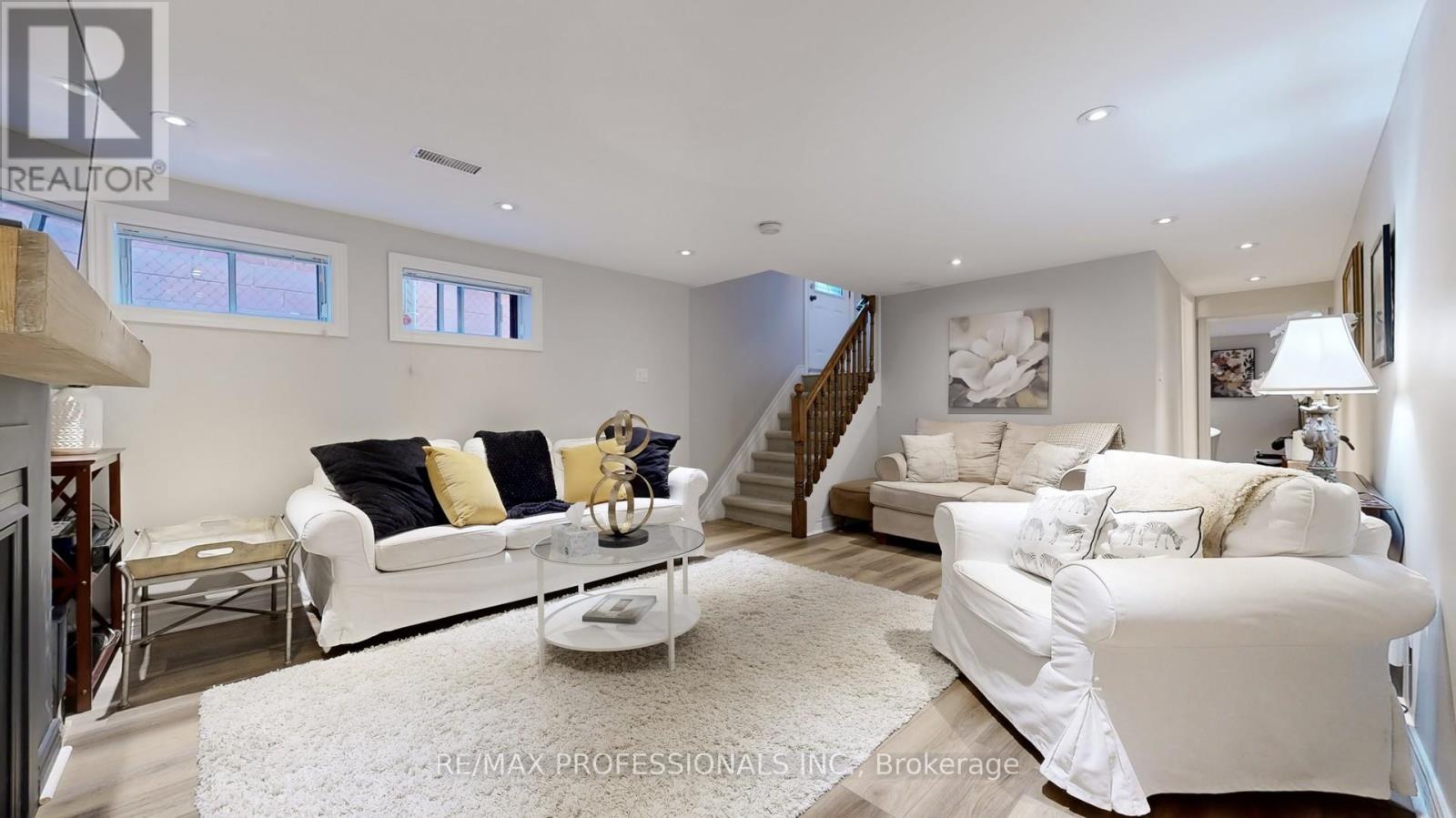 84 North Heights Road, Toronto, Ontario  M9B 2T8 - Photo 29 - W12451250