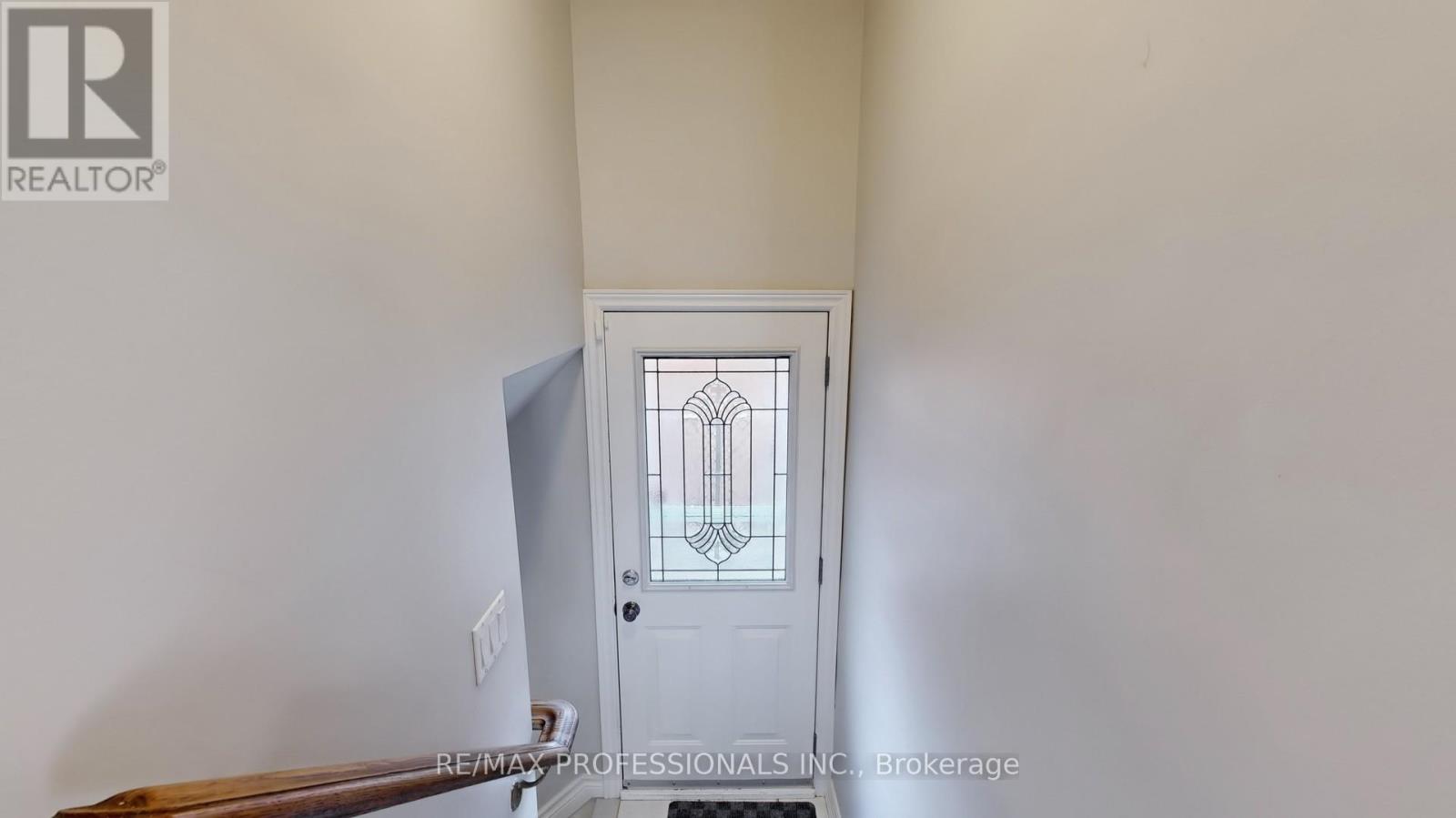 84 North Heights Road, Toronto, Ontario  M9B 2T8 - Photo 21 - W12451250