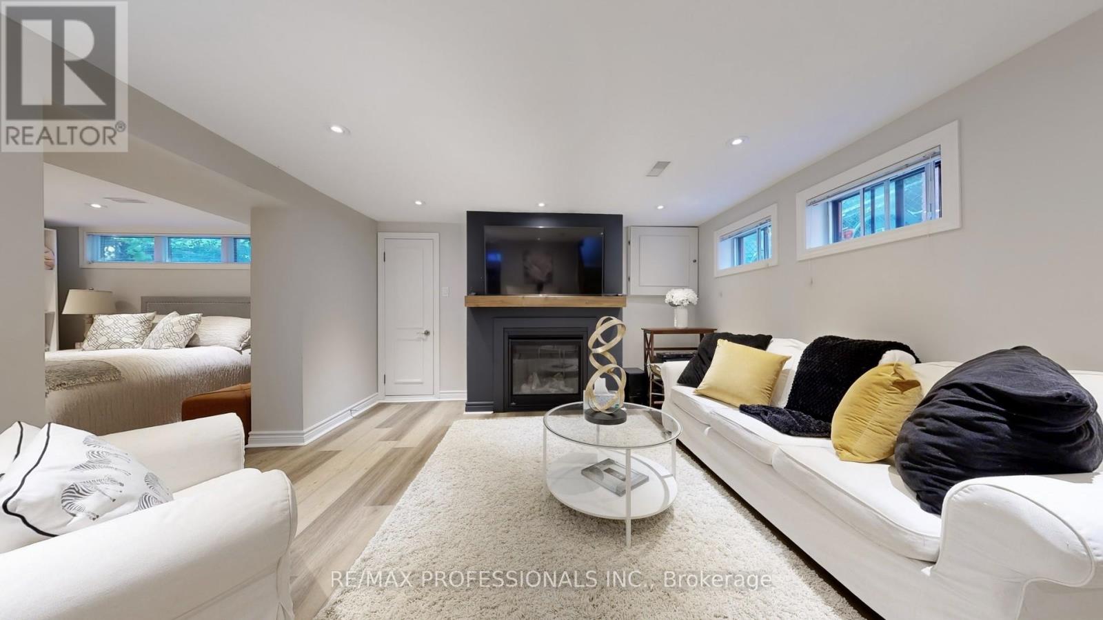 84 North Heights Road, Toronto, Ontario  M9B 2T8 - Photo 27 - W12451250
