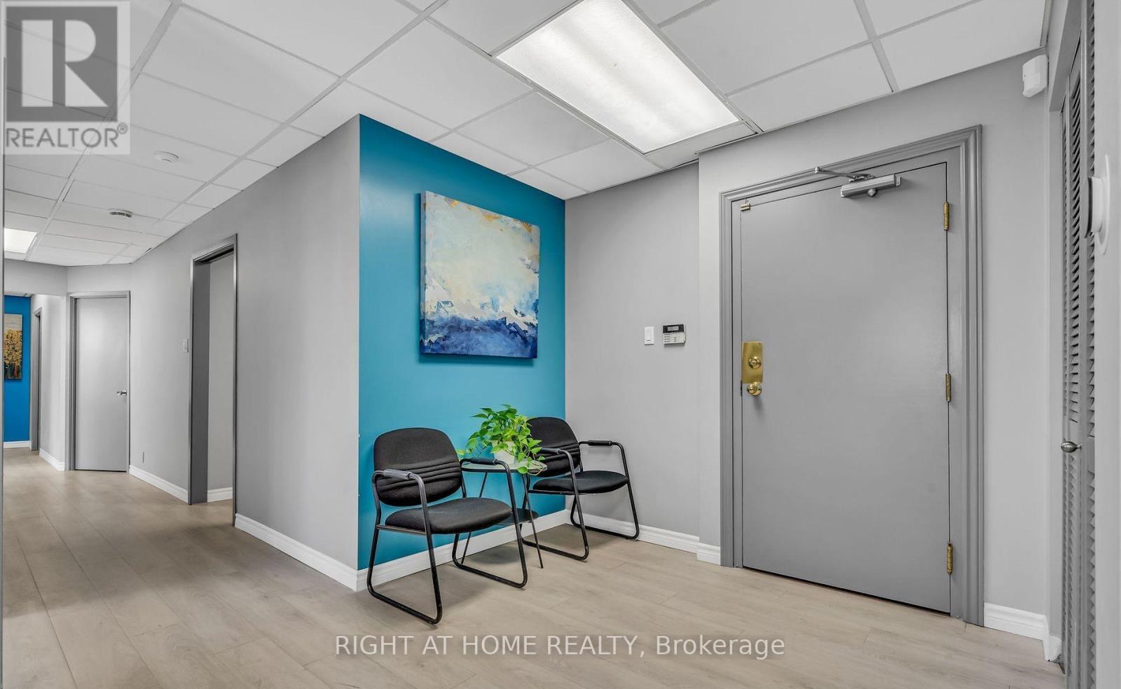 106 - 99 Holland Avenue, Ottawa, Ontario  K1Y 0Y1 - Photo 5 - X12358489