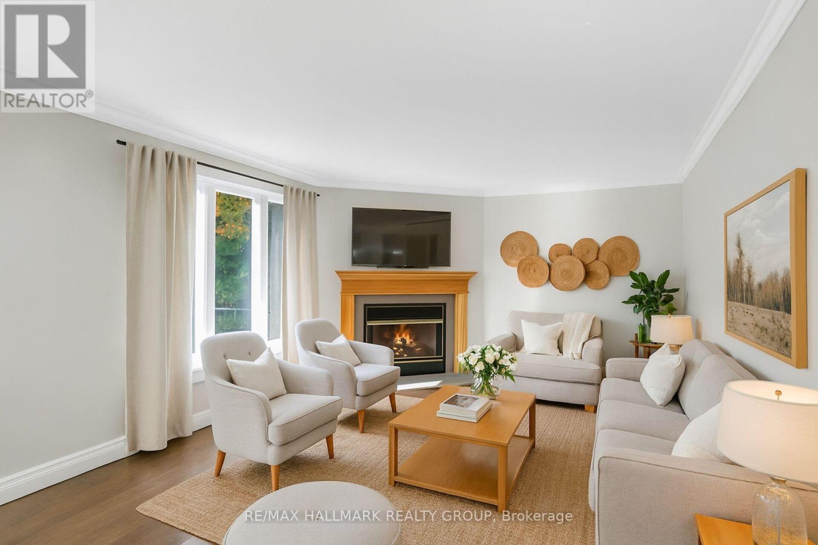 1662 Hunters Run Drive, Ottawa, Ontario  K1C 2H3 - Photo 7 - X12449593