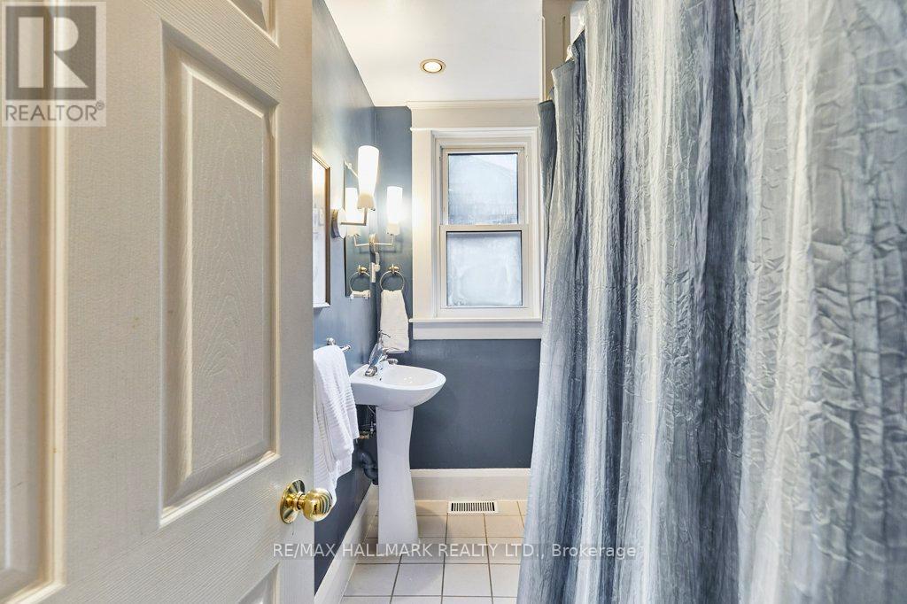 437 Davisville Avenue, Toronto, Ontario  M4S 1H7 - Photo 18 - C12451131