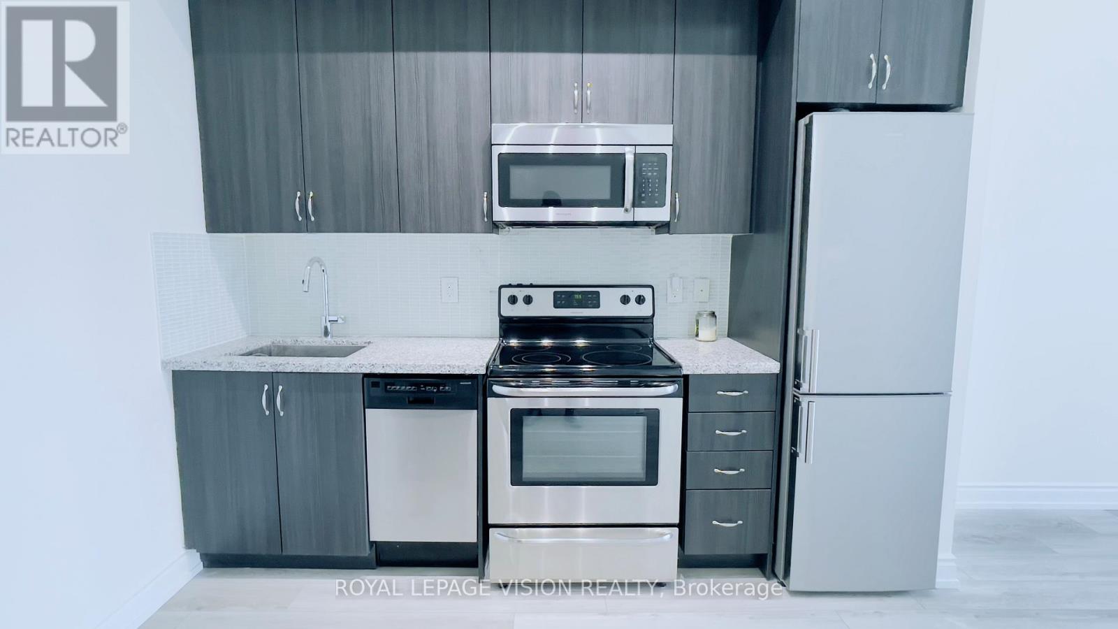 315 - 8763 Bayview Avenue, Richmond Hill, Ontario  L4B 3V1 - Photo 5 - N12451449