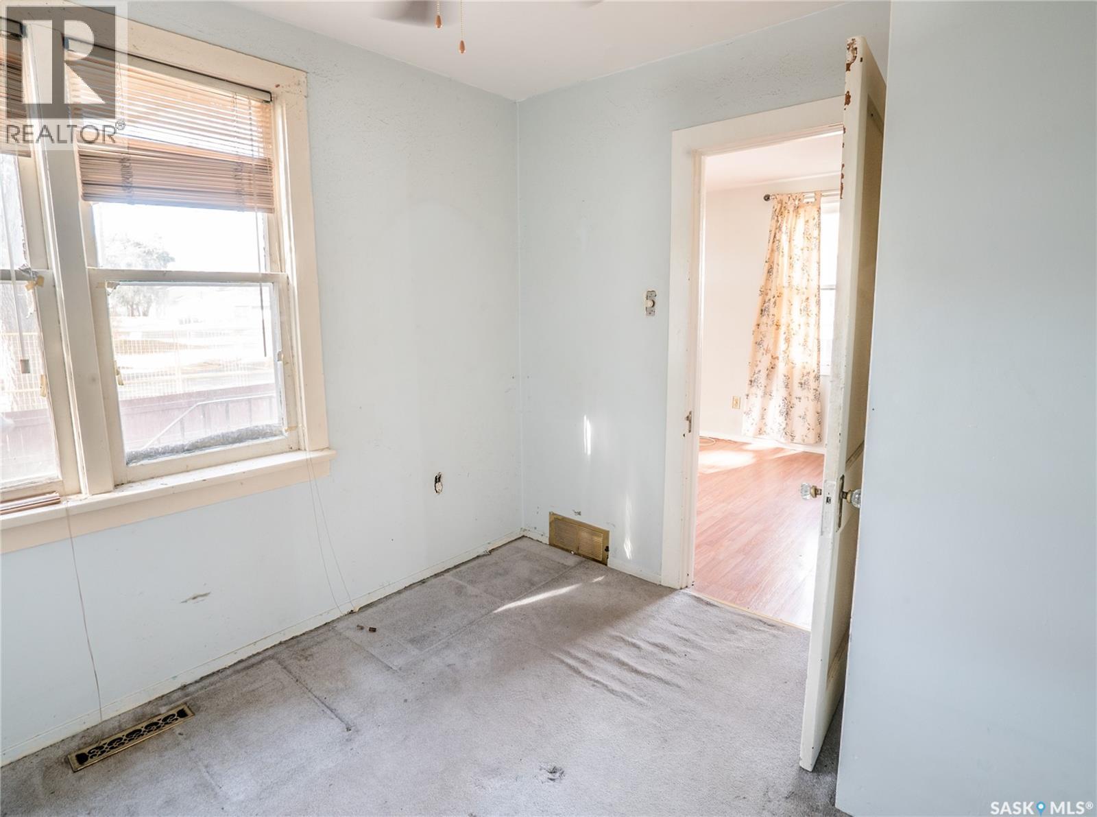 1002 J Avenue S, Saskatoon, Saskatchewan  S7M 2B9 - Photo 13 - SK020383