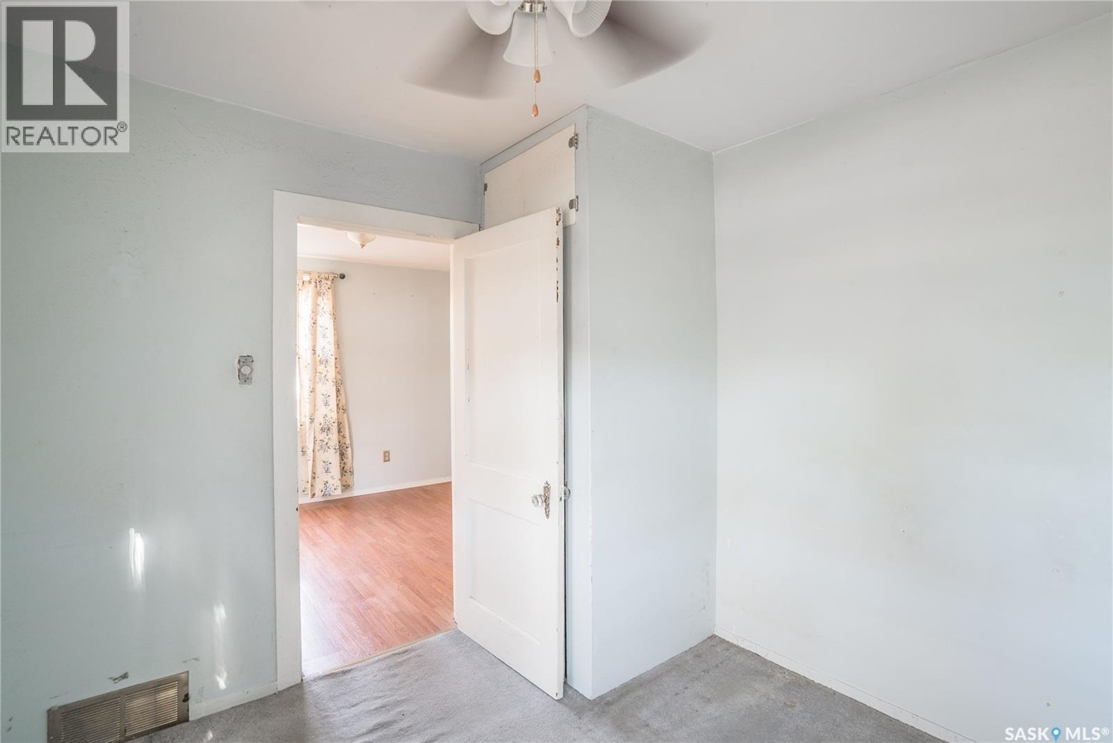 1002 J Avenue S, Saskatoon, Saskatchewan  S7M 2B9 - Photo 14 - SK020383