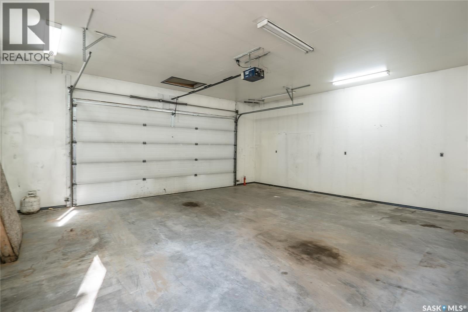 1002 J Avenue S, Saskatoon, Saskatchewan  S7M 2B9 - Photo 19 - SK020383