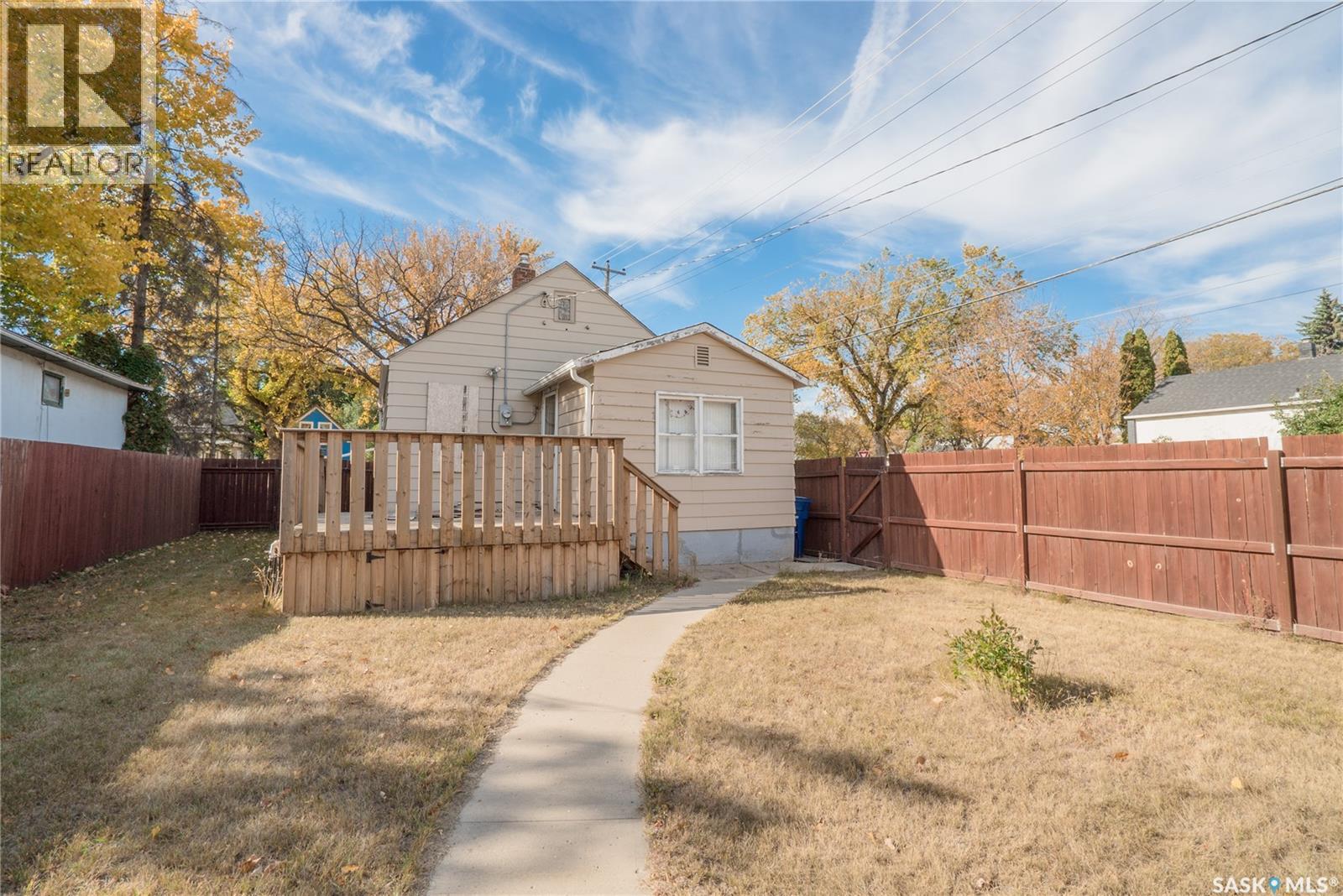 1002 J Avenue S, Saskatoon, Saskatchewan  S7M 2B9 - Photo 20 - SK020383