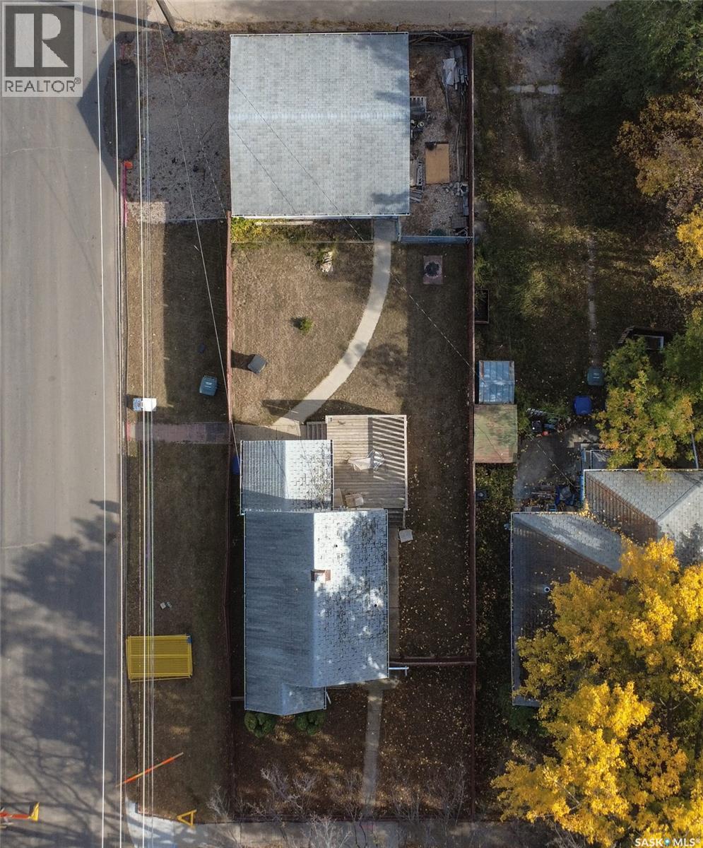 1002 J Avenue S, Saskatoon, Saskatchewan  S7M 2B9 - Photo 23 - SK020383