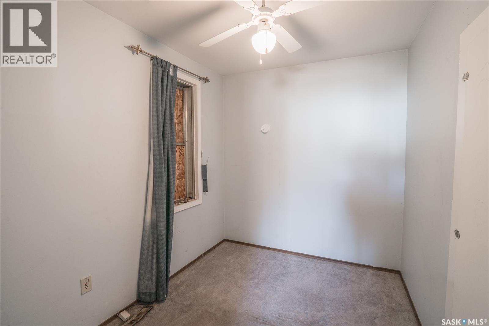 1002 J Avenue S, Saskatoon, Saskatchewan  S7M 2B9 - Photo 8 - SK020383