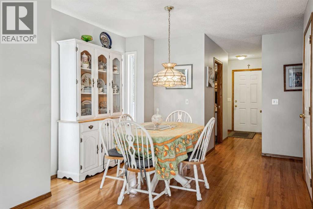 219 Mt Douglas Manor Se, Calgary, Alberta  T2Z 3C8 - Photo 6 - A2226255