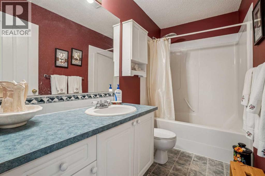219 Mt Douglas Manor Se, Calgary, Alberta  T2Z 3C8 - Photo 21 - A2226255