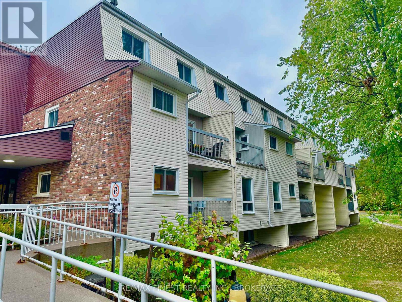 107 - 1010 Pembridge Crescent, Kingston, Ontario K7P 1A3 - Photo 2 - X12451774