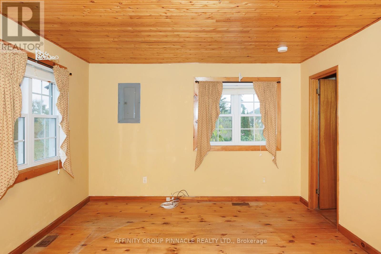 1879 Victoria Road, Kawartha Lakes, Ontario  K0M 2B0 - Photo 11 - X12451703