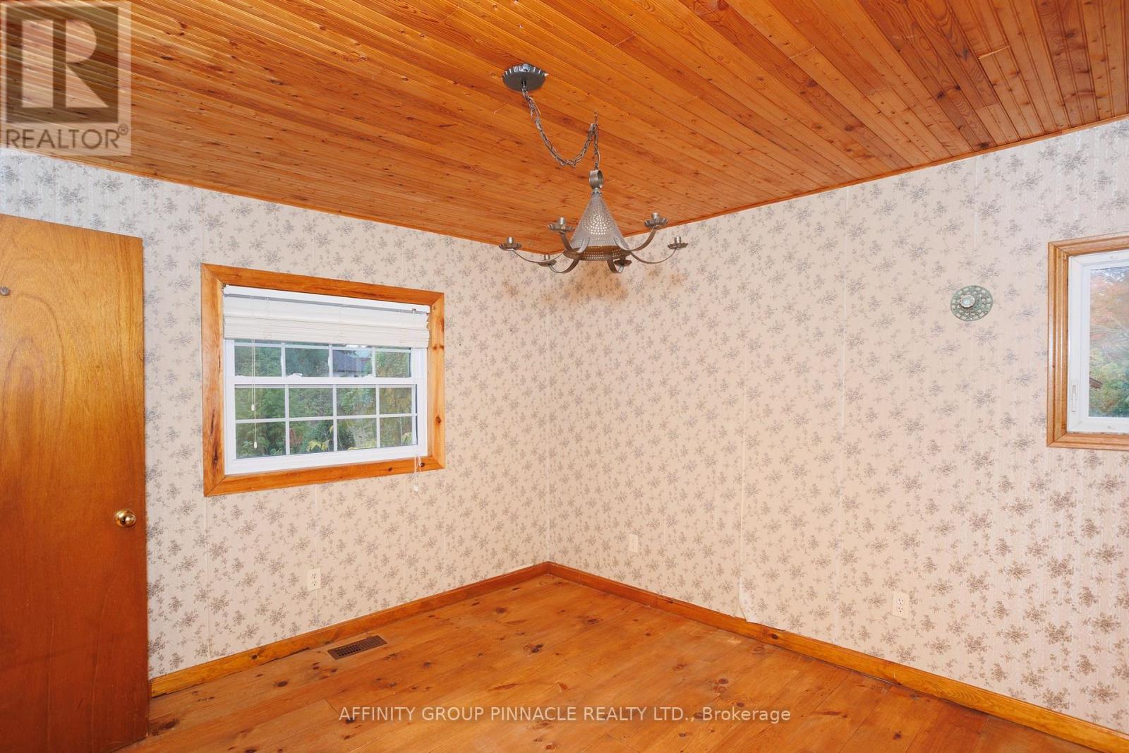 1879 Victoria Road, Kawartha Lakes, Ontario  K0M 2B0 - Photo 14 - X12451703