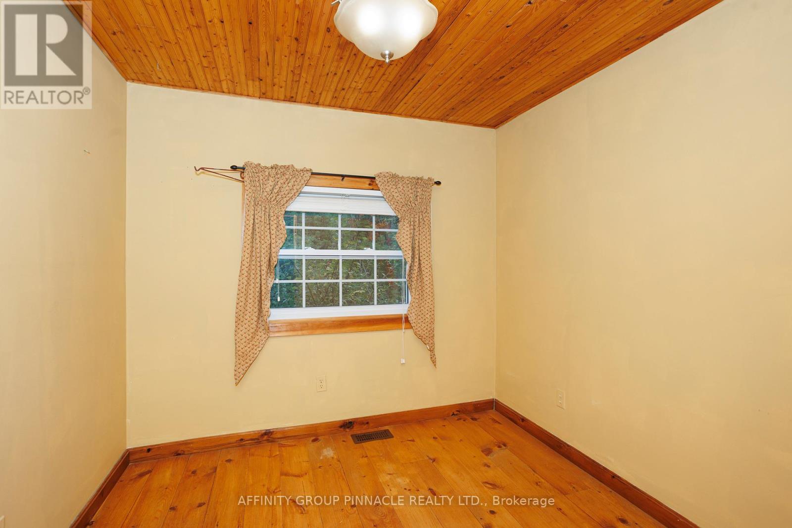 1879 Victoria Road, Kawartha Lakes, Ontario  K0M 2B0 - Photo 15 - X12451703