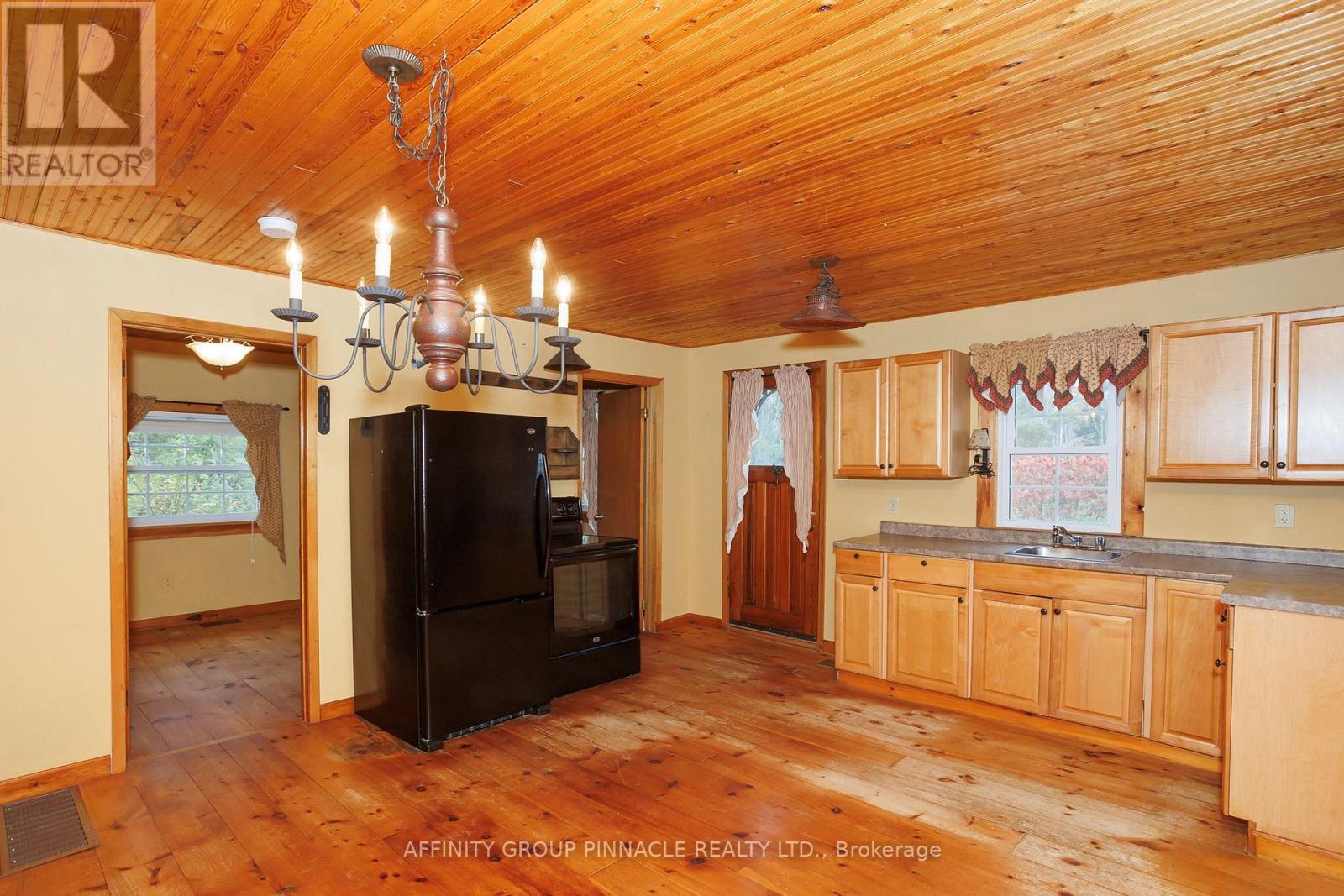 1879 Victoria Road, Kawartha Lakes, Ontario  K0M 2B0 - Photo 17 - X12451703