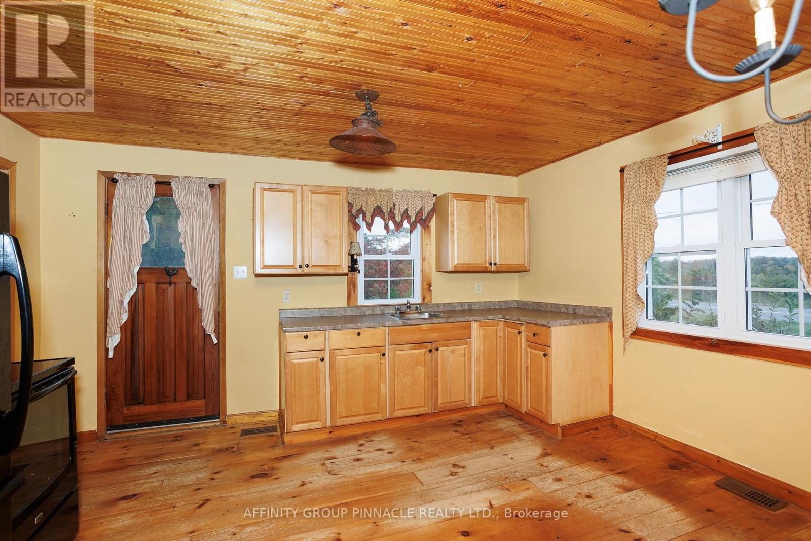 1879 Victoria Road, Kawartha Lakes, Ontario  K0M 2B0 - Photo 18 - X12451703