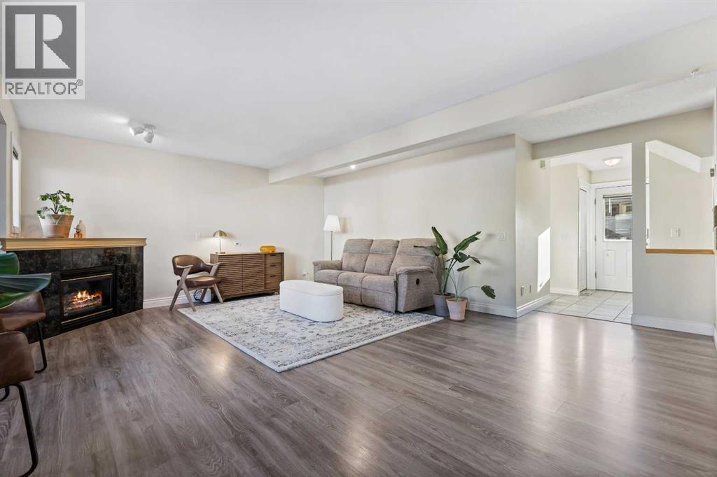 392 Killarney Glen Court Sw, Calgary, Alberta  T3E 7H4 - Photo 6 - A2259170