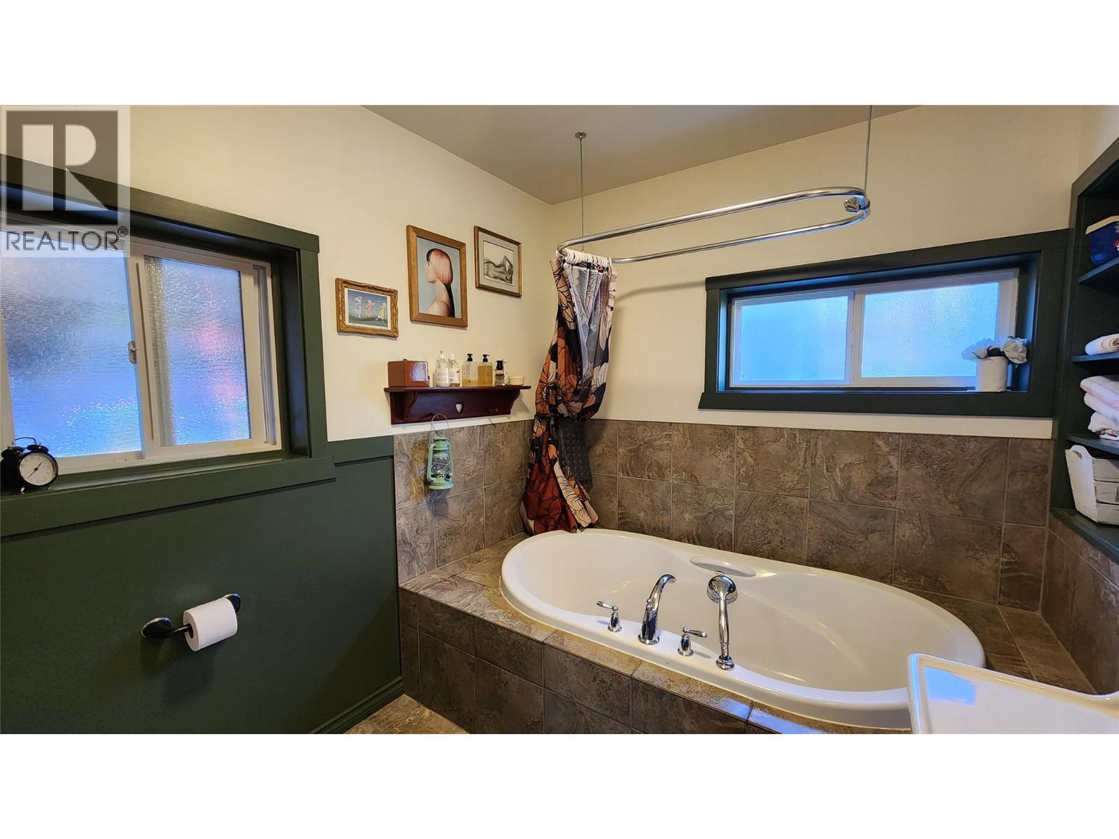1731 Cook Avenue, Rossland, British Columbia  V0G 1Y0 - Photo 10 - 10365188