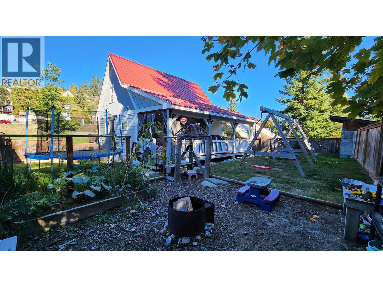 1731 Cook Avenue, Rossland, British Columbia  V0G 1Y0 - Photo 29 - 10365188