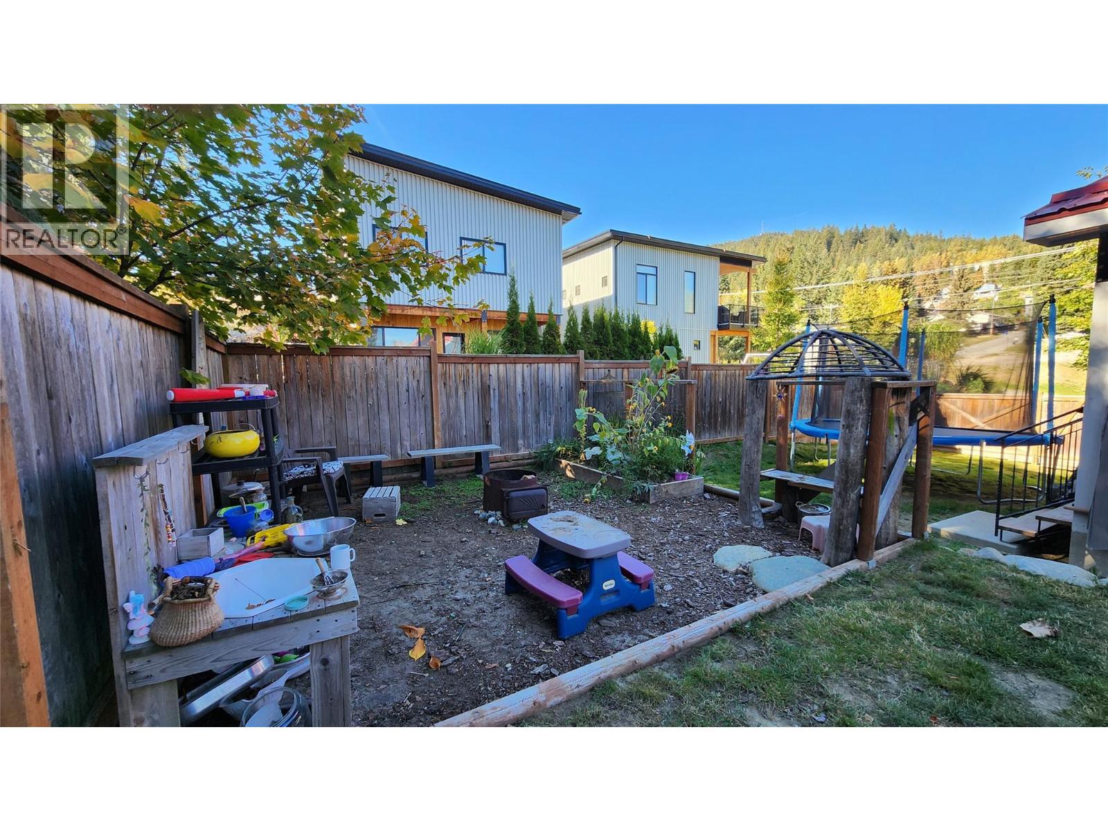 1731 Cook Avenue, Rossland, British Columbia  V0G 1Y0 - Photo 30 - 10365188