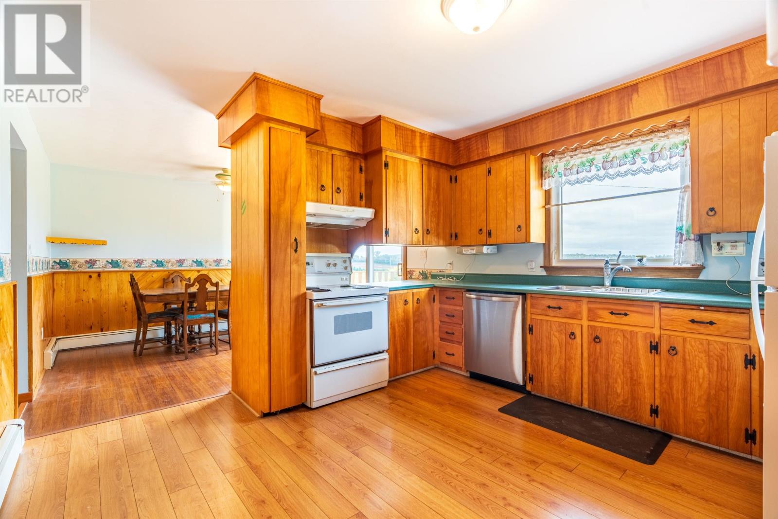 29 Mount Herbert Road, Stratford, Prince Edward Island  C1B 2S3 - Photo 12 - 202520993