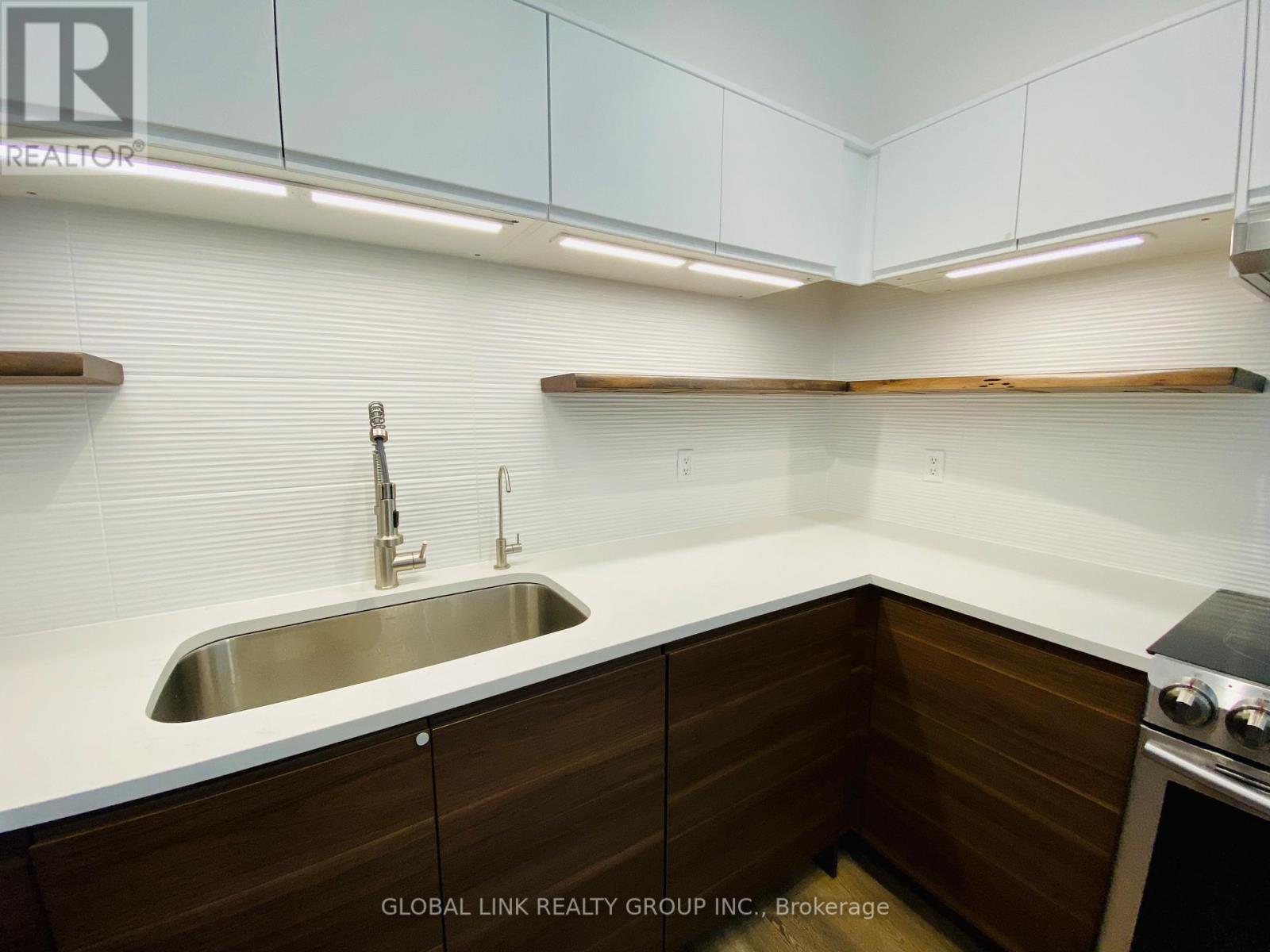 607 - 120 Lombard Street, Toronto, Ontario  M5C 3H5 - Photo 4 - C12451534