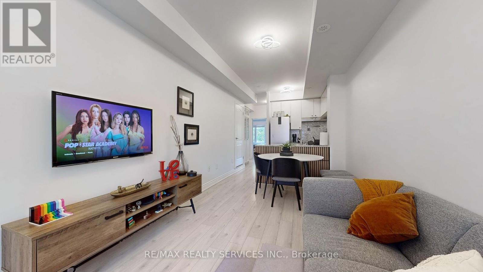 218 - 17 Coneflower Crescent, Toronto, Ontario  M2R 0A5 - Photo 8 - C12451559