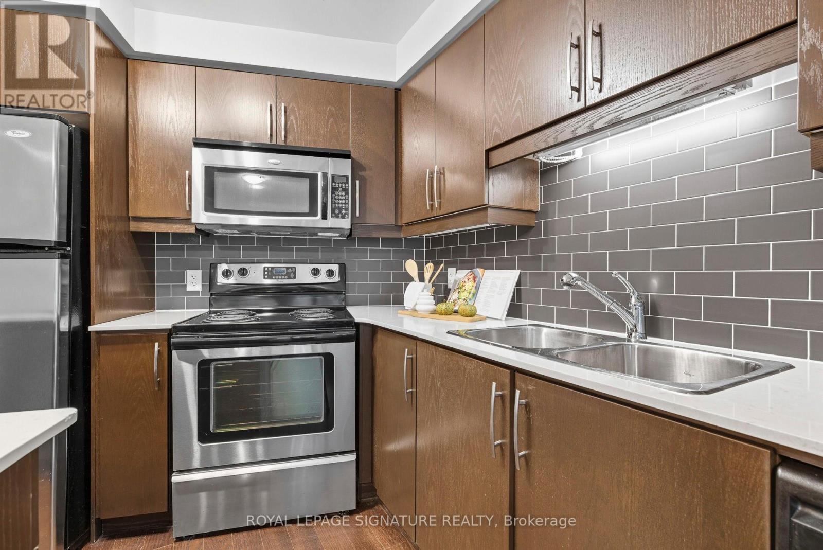 801 - 1 Scott Street, Toronto (Waterfront Communities), Ontario  M5V 1A1 - Photo 19 - C12451562