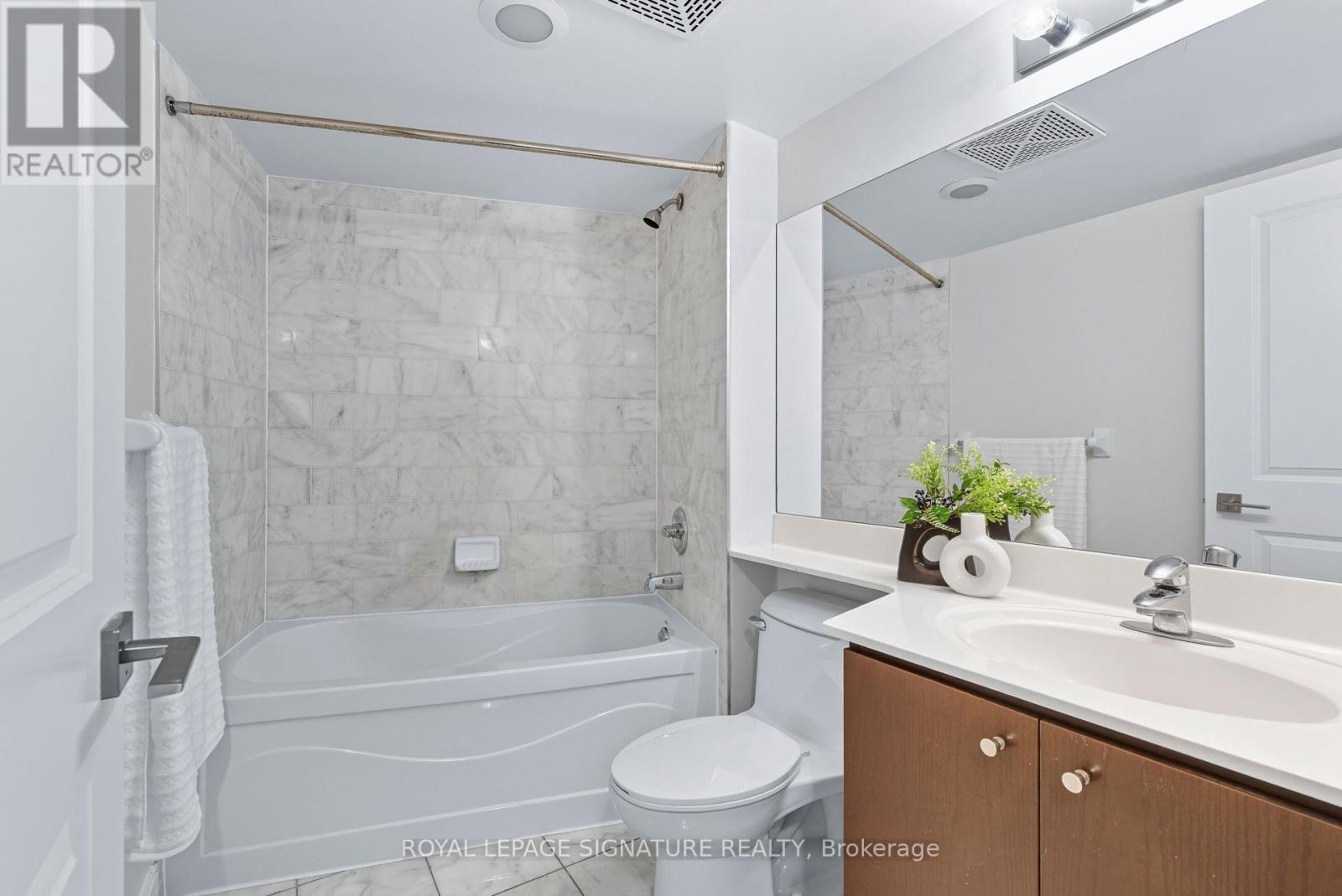 801 - 1 Scott Street, Toronto (Waterfront Communities), Ontario  M5V 1A1 - Photo 30 - C12451562