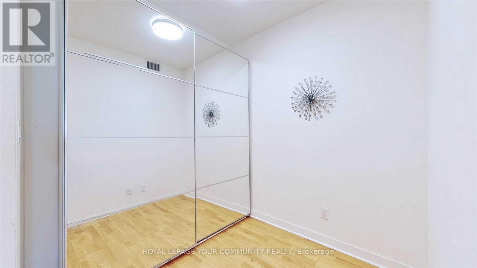 2906 - 295 Adelaide Street W, Toronto, Ontario  M5V 0L4 - Photo 10 - C12451593