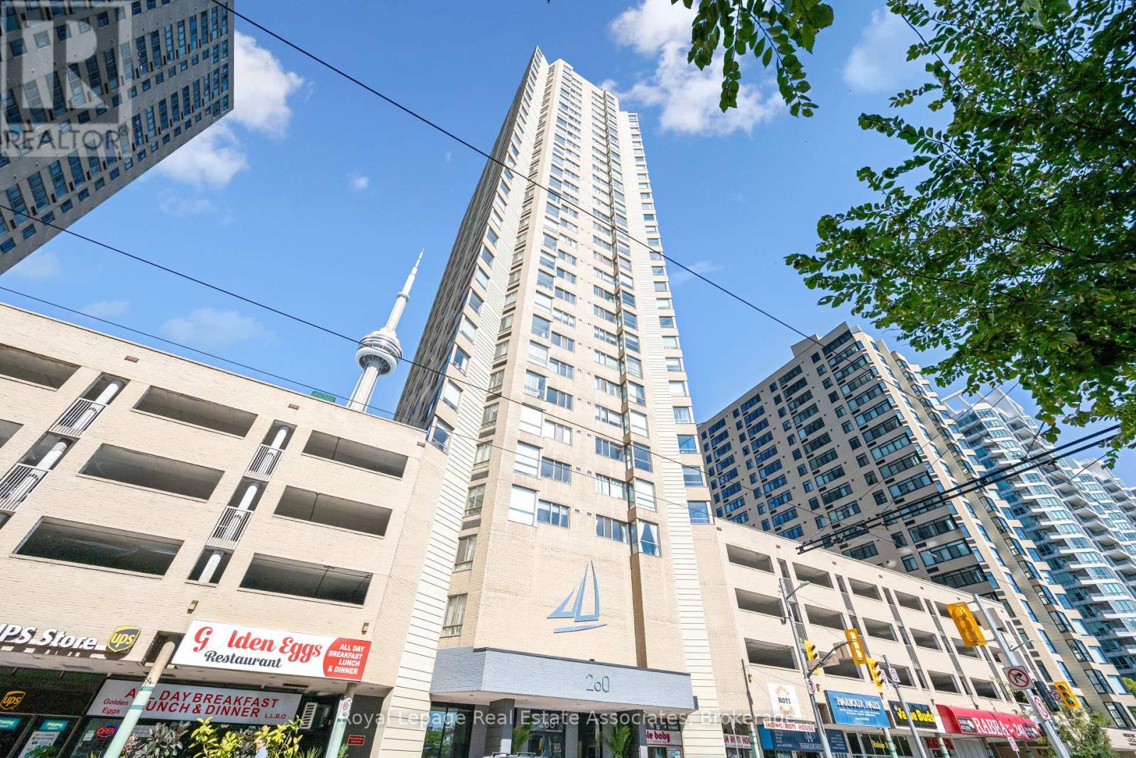 1004 - 260 Queens Quay W, Toronto, Ontario  M5J 2N3 - Photo 1 - C12451599