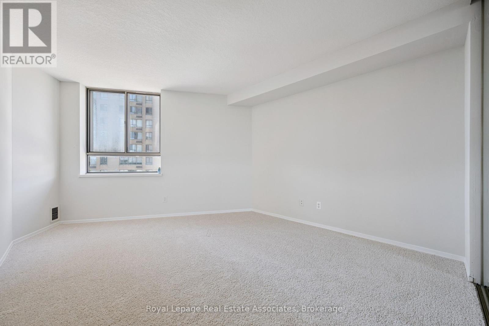 1004 - 260 Queens Quay W, Toronto, Ontario  M5J 2N3 - Photo 10 - C12451599