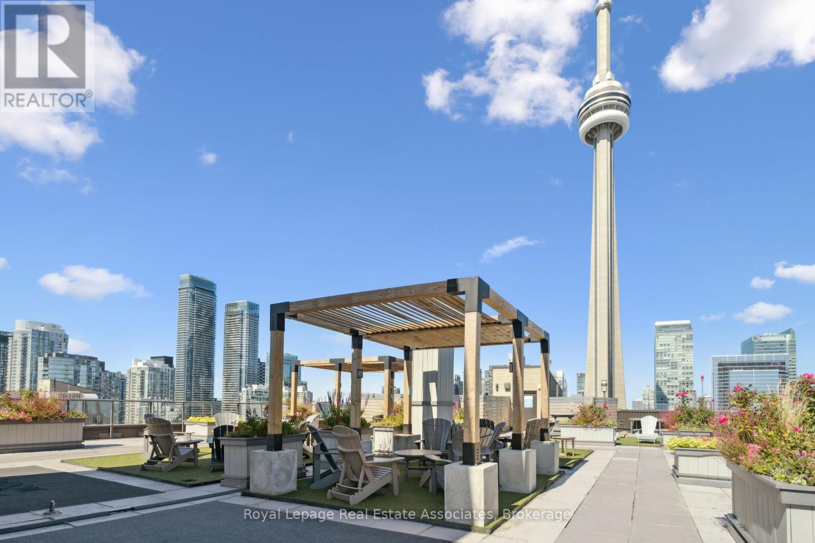 1004 - 260 Queens Quay W, Toronto, Ontario  M5J 2N3 - Photo 15 - C12451599