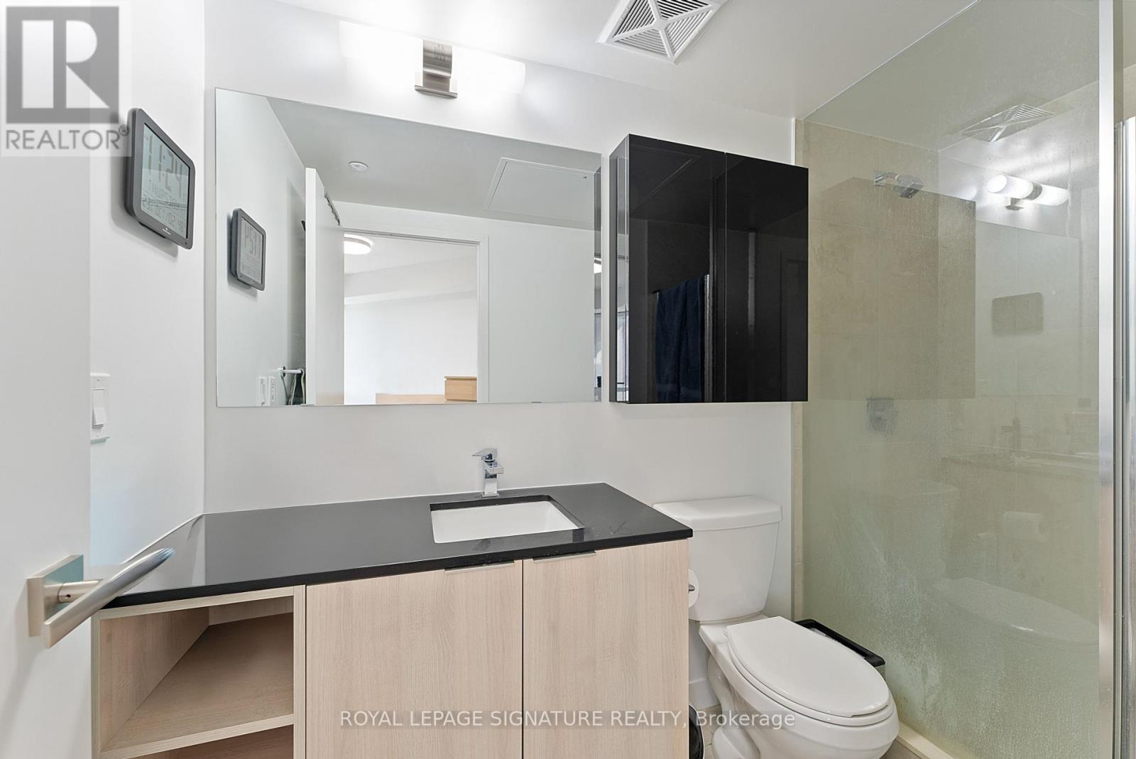 452 - 31 Tippett Road, Toronto, Ontario  M3H 0C8 - Photo 17 - C12451601