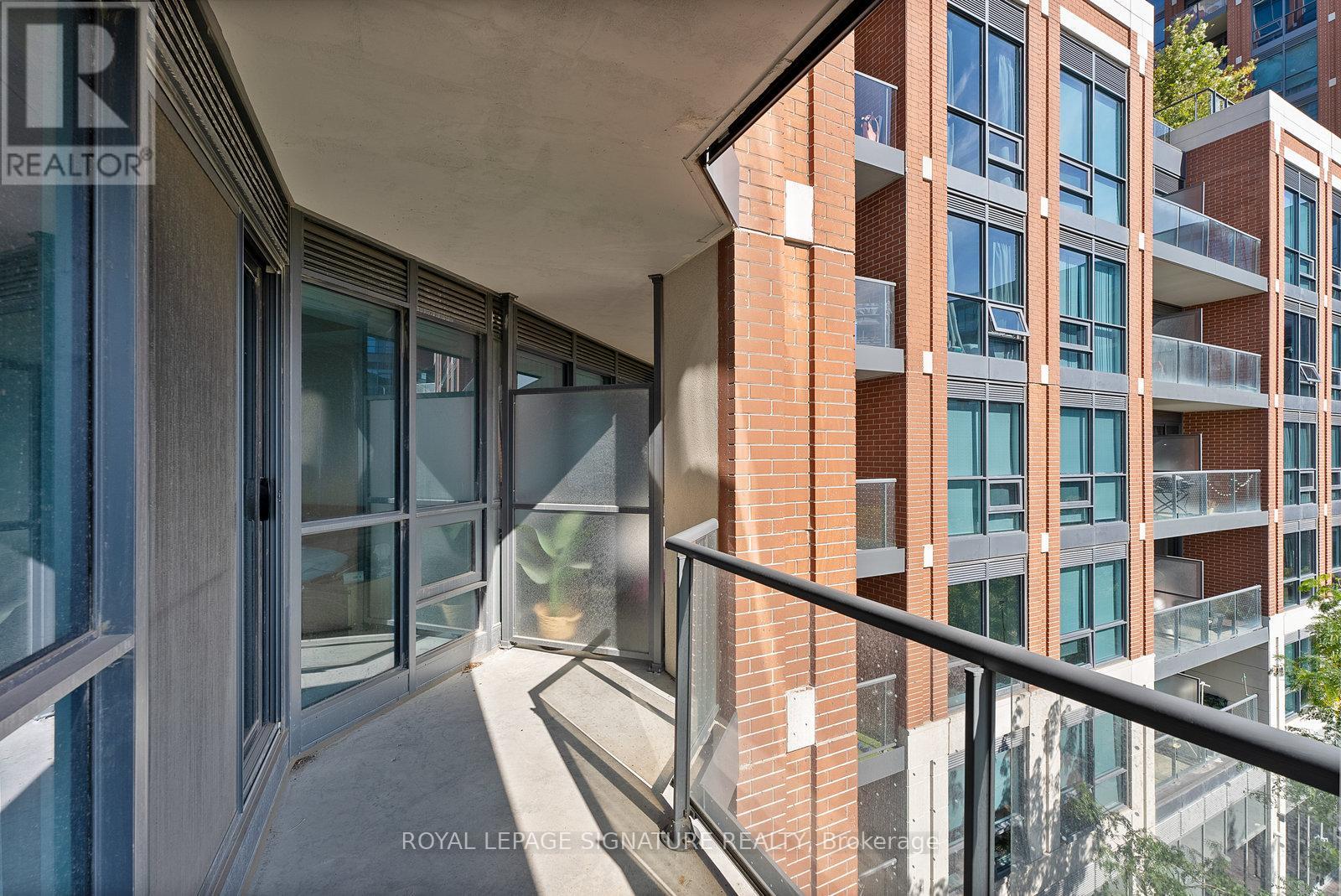 452 - 31 Tippett Road, Toronto, Ontario  M3H 0C8 - Photo 22 - C12451601